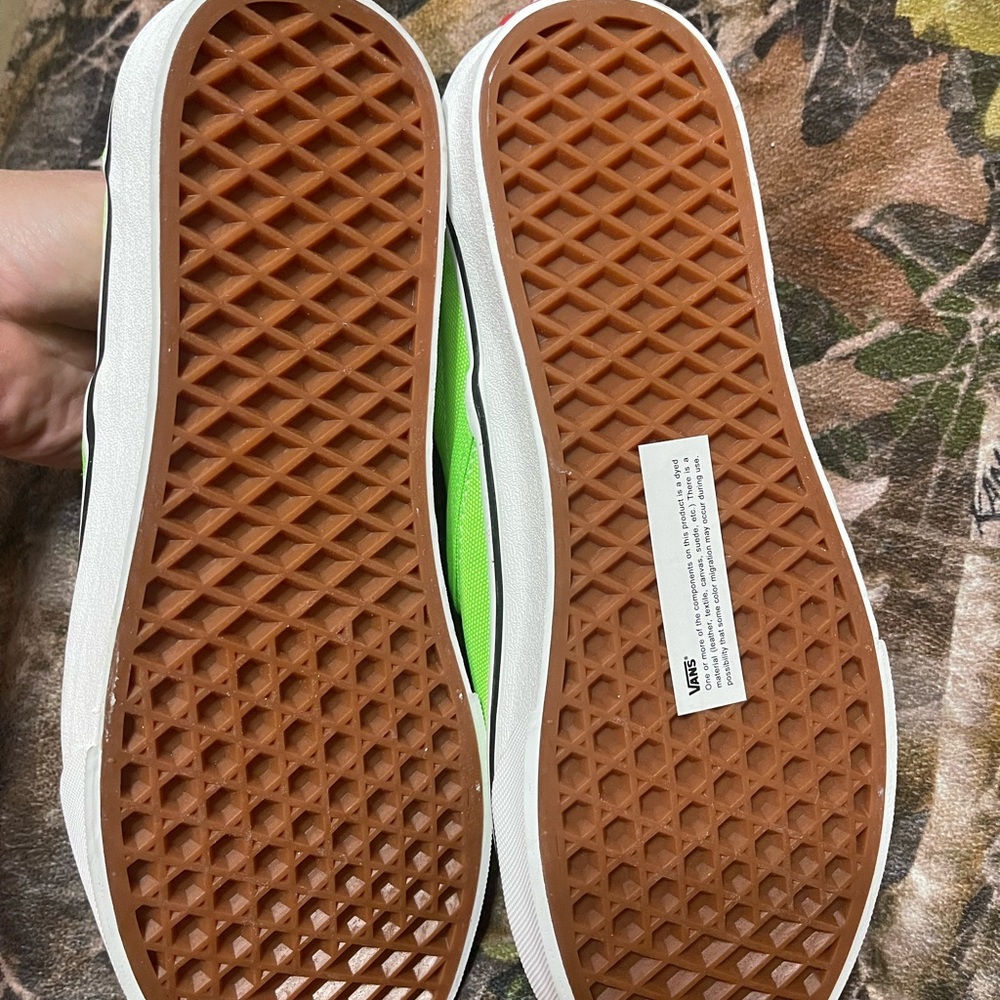 Vans - Picture 3 of 4